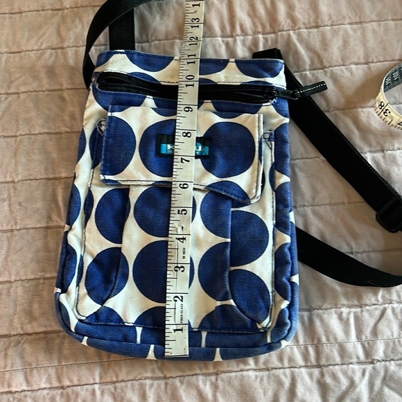 Kavu crossbody cotton canvas royal blue white polka dots adjustable black strap - Picture 4 of 11